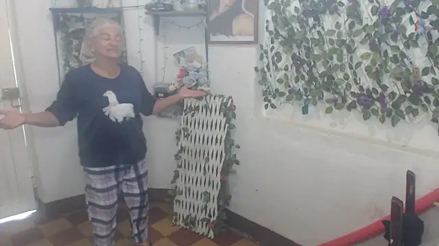 FunnyGrandma online show from December 3, 2025, 5:01 pm