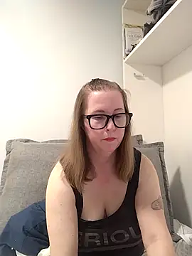 SweetandNaughty1 online show from December 1, 2025, 9:15 pm