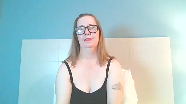 SweetandNaughty1 online show from January 1, 2025, 4:39 am