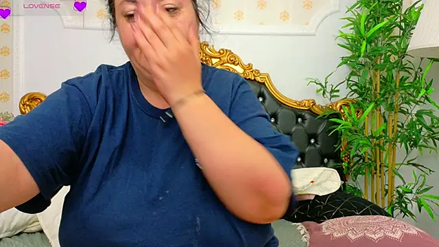 AleshaArabian online show from April 10, 2026, 1:45 am