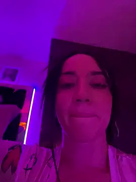 Snapshot of EmmyEvans1 chatting on March 14, 2025, 2:10 am EmmyEvans1 online show from March 14, 2025, 2:10 am