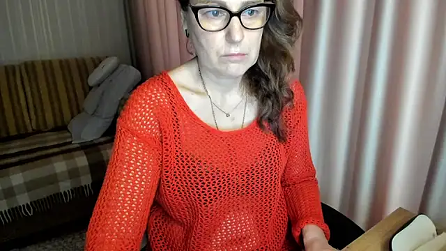 lauraoven online show from February 10, 2026, 7:51 am