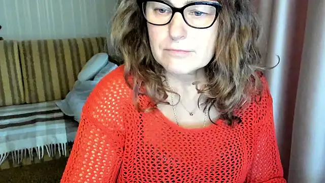 lauraoven online show from October 31, 2025, 8:00 am