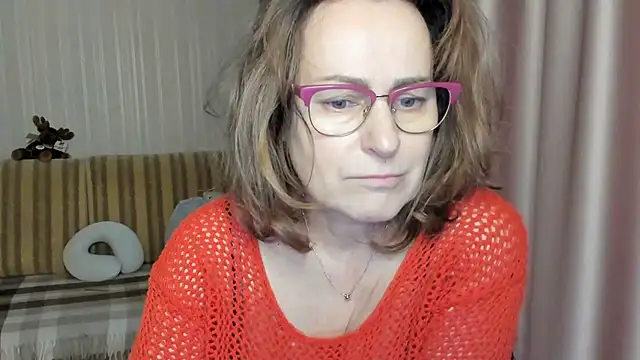 lauraoven online show from March 20, 2025, 2:42 pm