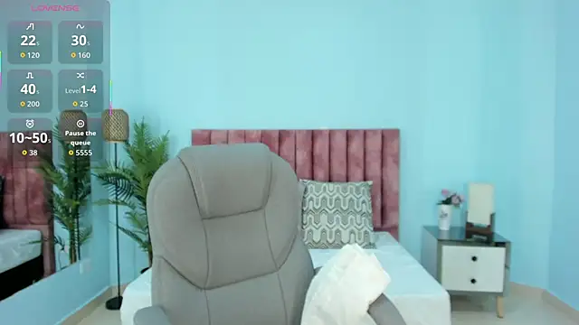 tati saldarriaga online show from December 3, 2025, 2:27 pm