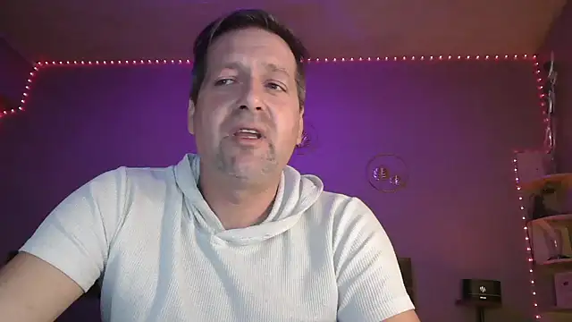 Snapshot of matrikes1 chatting on February 28, 2026, 3:11 pm matrikes1 online show from February 28, 2026, 3:11 pm