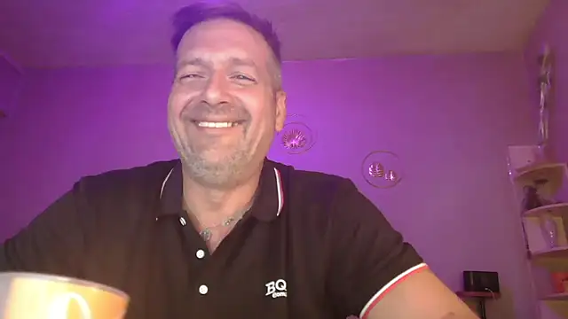 matrikes1 online show from May 10, 2026, 2:52 pm