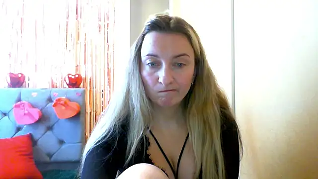 SusanCurt online show from February 17, 2026, 12:02 pm