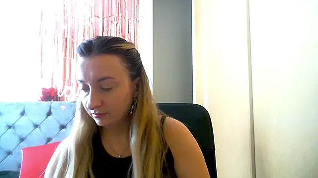 SusanCurt online show from March 10, 2026, 10:41 am