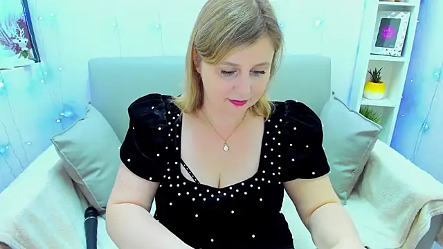 Erika Lov online show from April 26, 2026, 1:36 am