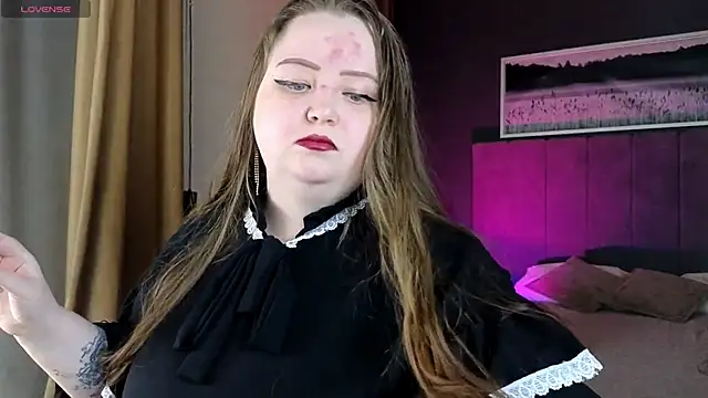 EMMA  CONNOR online show from October 14, 2025, 1:50 am