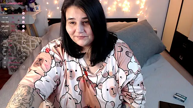 naughtykiss online show from October 15, 2025, 4:44 am