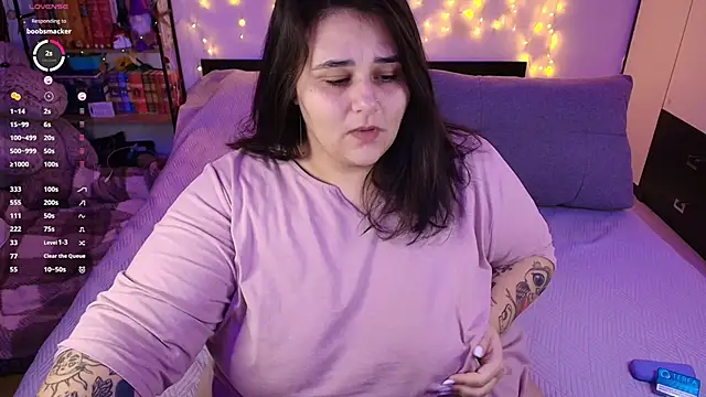 naughtykiss online show from November 18, 2025, 6:28 am