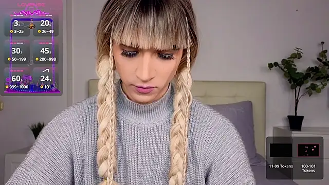 Snapshot of HelenSpellman chatting on December 5, 2024, 2:47 am HelenSpellman online show from December 5, 2024, 2:47 am