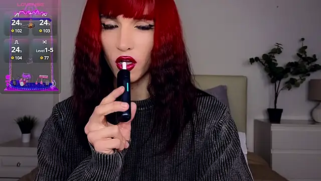 Snapshot of HelenSpellman chatting on December 8, 2024, 7:43 pm HelenSpellman online show from December 8, 2024, 7:43 pm