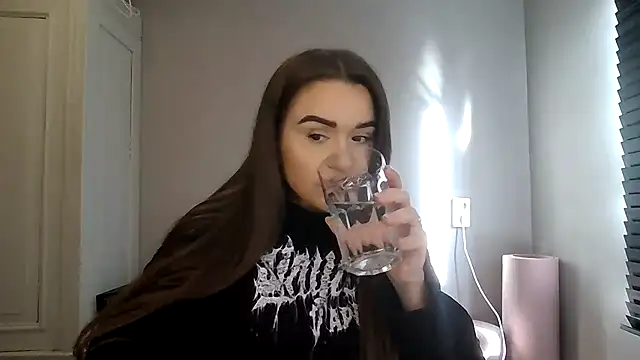 Snapshot of avajade chatting on November 21, 2025, 11:53 am avajade online show from November 21, 2025, 11:53 am