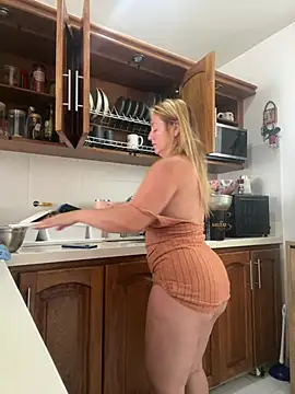 moniquerainx online show from July 26, 2026, 5:42 pm