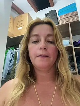 moniquerainx online show from July 21, 2026, 4:03 am