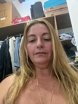 moniquerainx online show from June 19, 2026, 11:20 pm