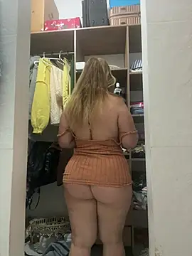 moniquerainx online show from August 3, 2026, 11:53 pm