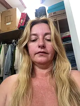 moniquerainx online show from February 8, 2026, 12:47 pm