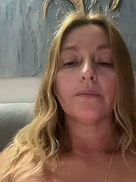 moniquerainx online show from July 16, 2026, 3:25 am