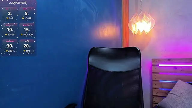 niky doll  online show from November 15, 2025, 1:37 pm