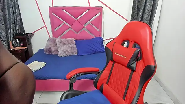 stNatashaBrunette online show from October 15, 2025, 5:06 am