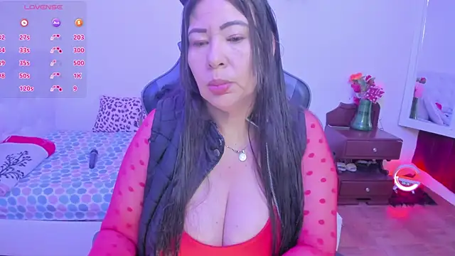 Snapshot of esmeralda_milf chatting on October 5, 2025, 1:35 pm esmeralda milf online show from October 5, 2025, 1:35 pm