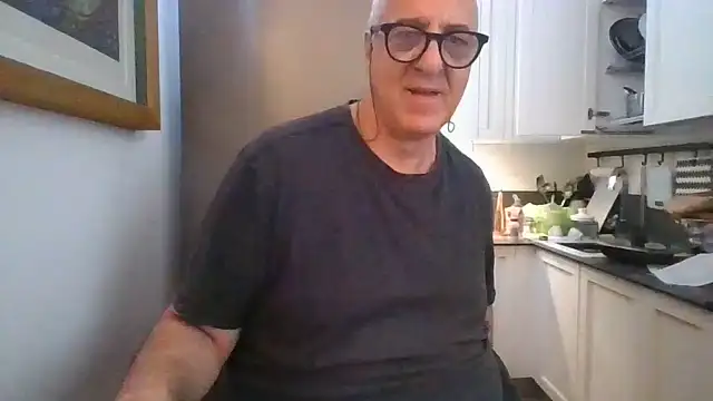 Snapshot of ANONIMO7735 chatting on July 4, 2026, 10:54 am ANONIMO7735 online show from July 4, 2026, 10:54 am
