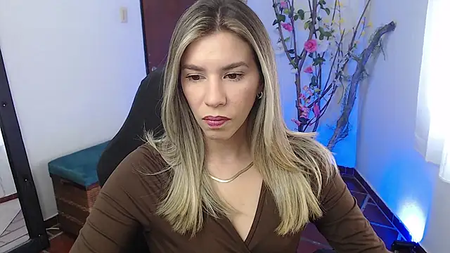 ms sofia x online show from October 16, 2025, 4:26 pm