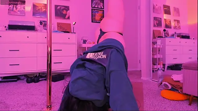 Evie-Luna online show from February 10, 2025, 5:25 am