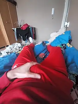 MlodyDres online show from February 21, 2025, 7:12 am