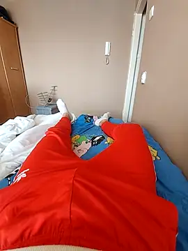 MlodyDres online show from October 13, 2025, 9:22 am