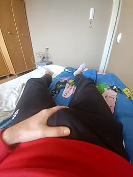 MlodyDres online show from October 19, 2025, 8:28 am