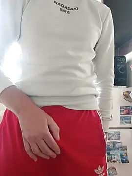 MlodyDres online show from October 12, 2025, 8:37 am