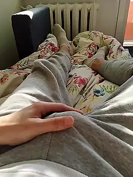 MlodyDres online show from February 2, 2026, 12:15 pm