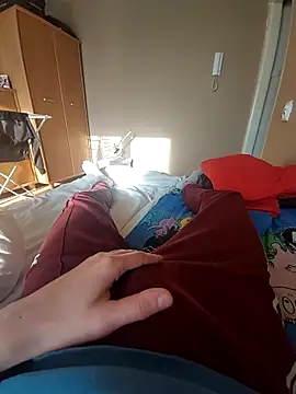 MlodyDres online show from November 8, 2025, 12:20 pm