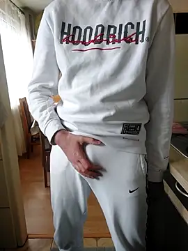 MlodyDres online show from October 26, 2025, 7:31 am