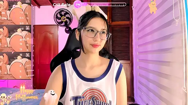 Luniverse online show from October 31, 2025, 5:09 pm