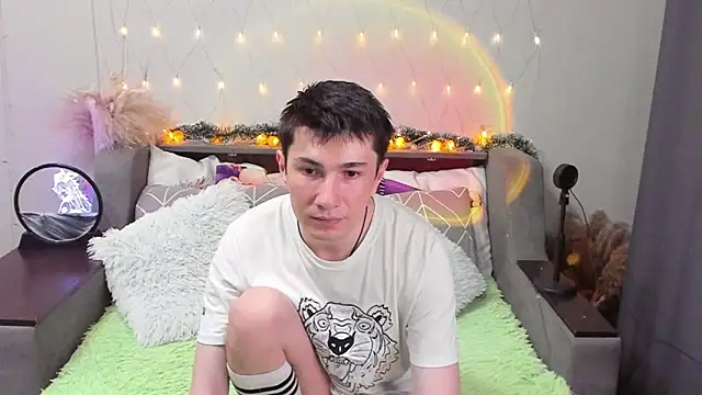 Yumi steve online show from September 11, 2025, 8:31 pm