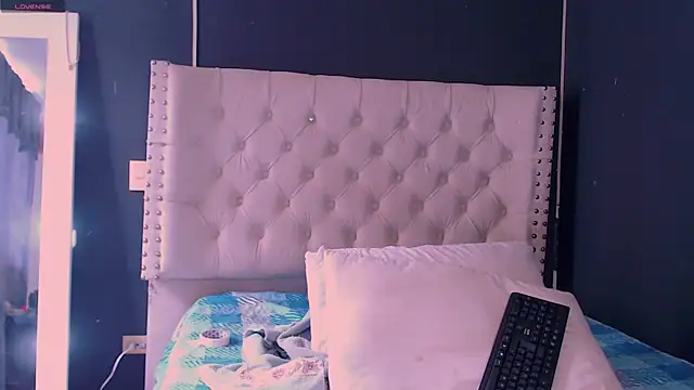 valen thompson online show from December 30, 2024, 7:21 pm