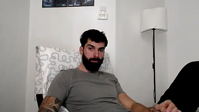 Verycutex online show from December 2, 2025, 8:16 am