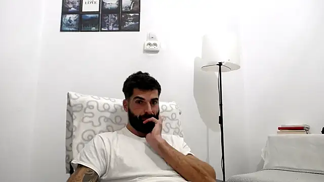 Verycutex online show from October 30, 2025, 7:00 pm