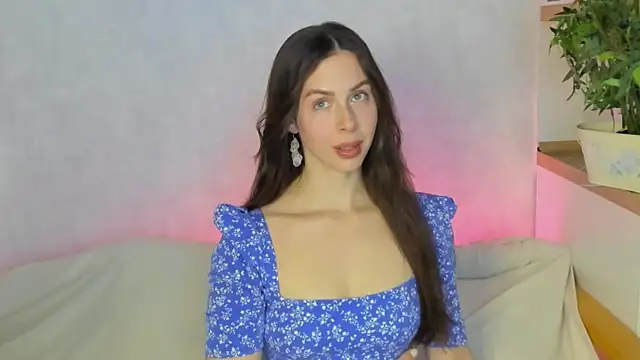 Teresa Hardly online show from November 17, 2025, 7:51 pm