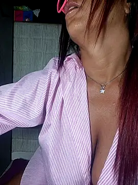 Snapshot of allyson22andy chatting on November 27, 2025, 9:37 pm allyson22andy online show from November 27, 2025, 9:37 pm