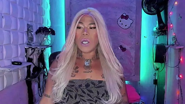 tsviolett online show from March 21, 2025, 9:23 pm