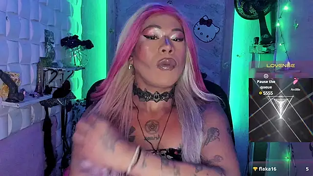 tsviolett online show from February 24, 2025, 9:09 pm