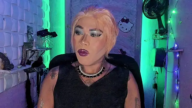 tsviolett online show from February 25, 2025, 5:40 pm