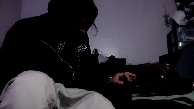 Snapshot of lickthecat chatting on October 7, 2025, 1:12 pm lickthecat online show from October 7, 2025, 1:12 pm